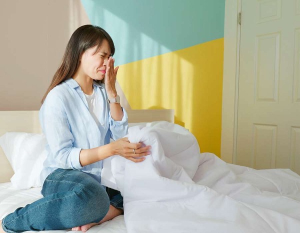 Chăn ga gối đệm rất dễ ám mùi thuốc lá