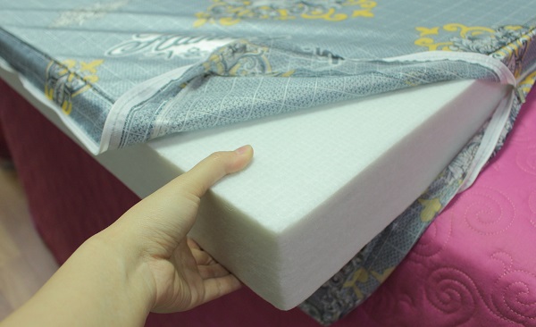 Đệm bông ép thích hợp cho người đau lưng thích nằm cứng